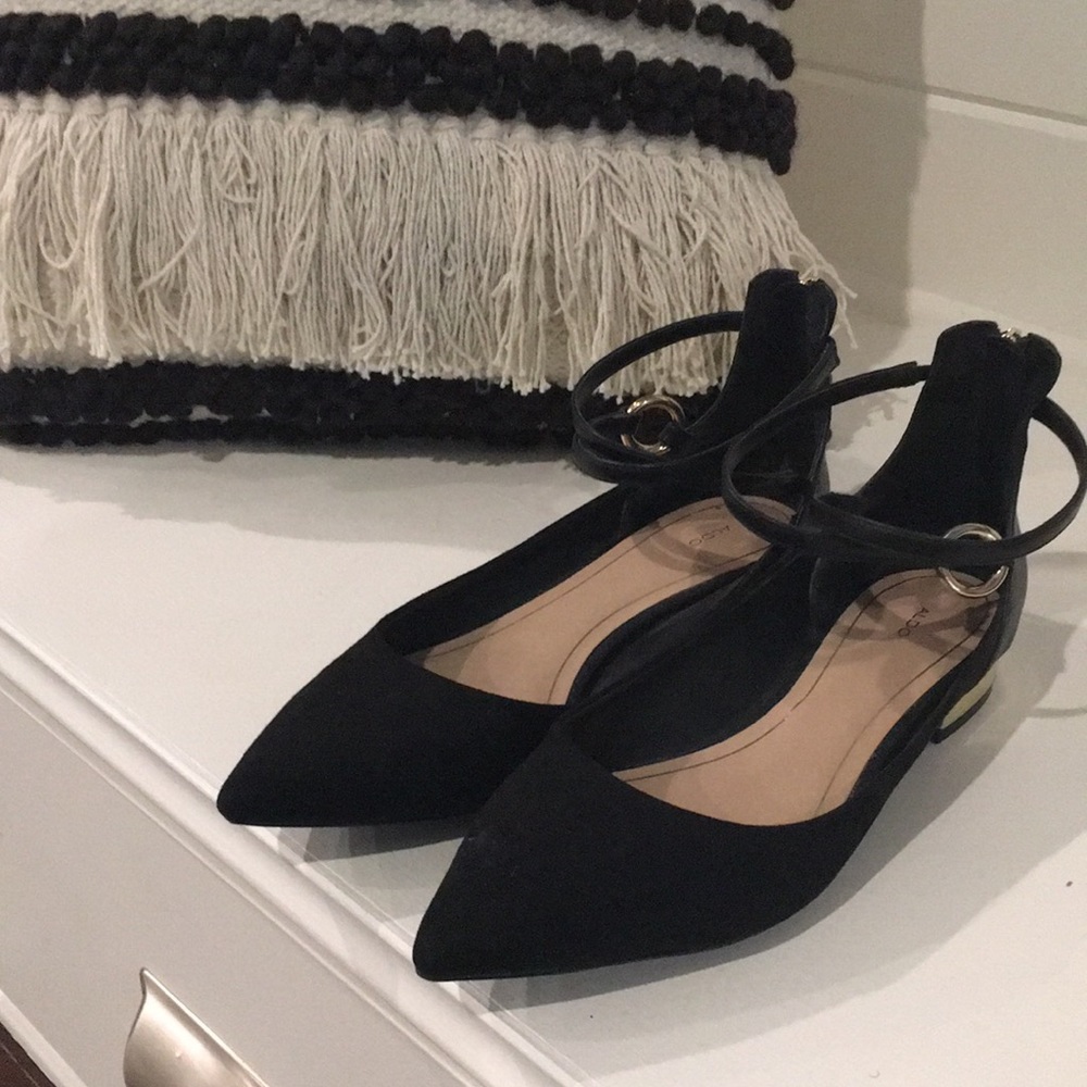 Aldo Black Pointed Toe Flats
